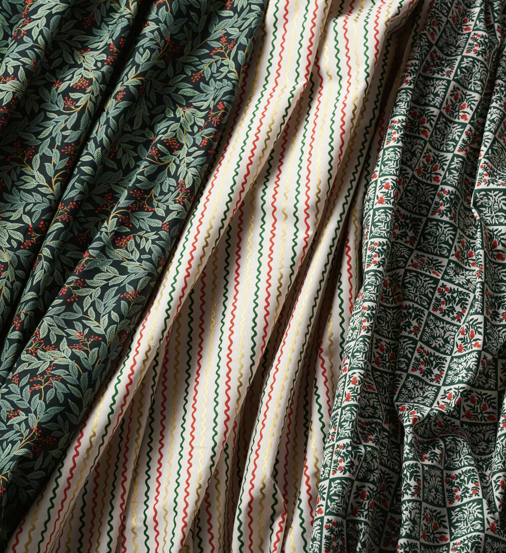 Yuletide Floral Cotton Fabric - Evergreen